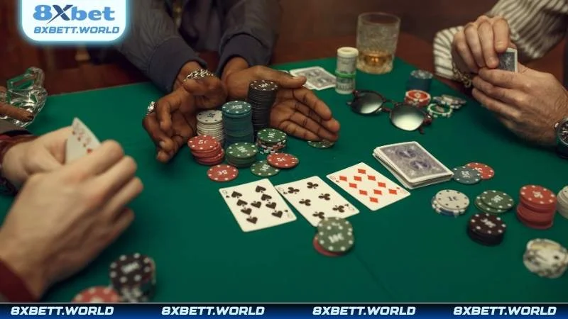 Khám phá luật chơi poker tại 8xbet